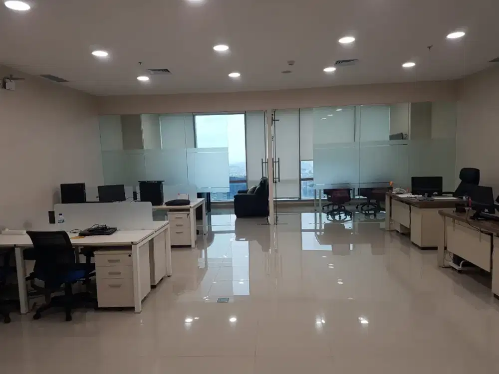 Perkantoran Kondisi Fitted di Gedung Soho Capital, Akses Langsung ke Mall Central Park