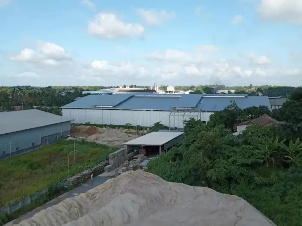 Dijual Tanah + Bangunan Ex Pabrik di Jawilan, Cikande - Serang, Lt.3.3 Ha, Parkiran Luas, Harga : 55M Nego