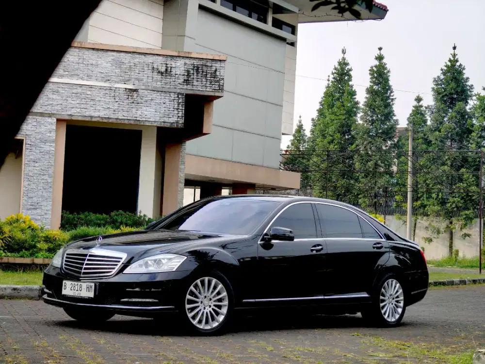 S300L 2011 Hitam Antik