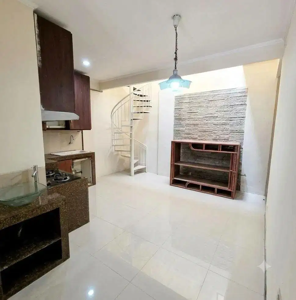 Rmh 2lt di Gunungasari Indah Wiyung