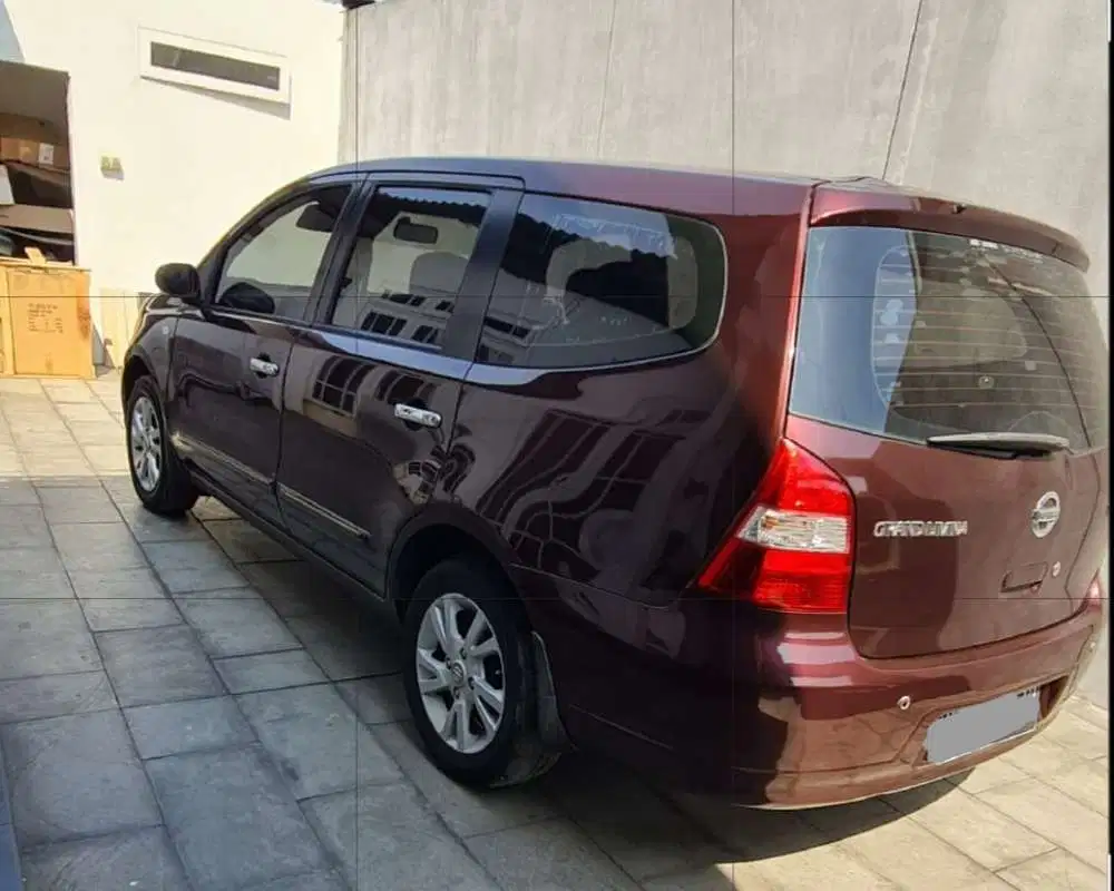 Nissan Grand livina 2011 Bensin