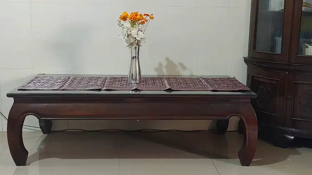 Dijual Meja kokoh semi jati