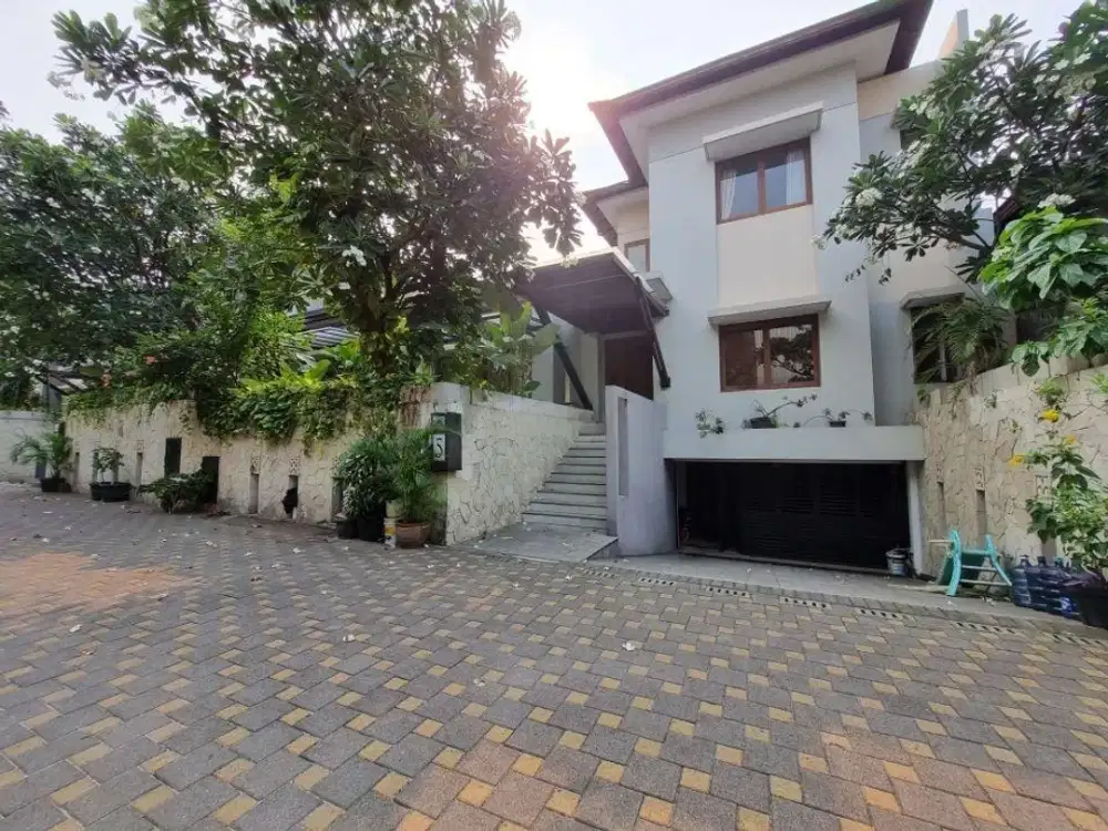 Villas kemang satoe, 621m, private pool, gazebo, 3lantai, modern tropis,eksklusif area,  one gate system, strategis,negosiasi