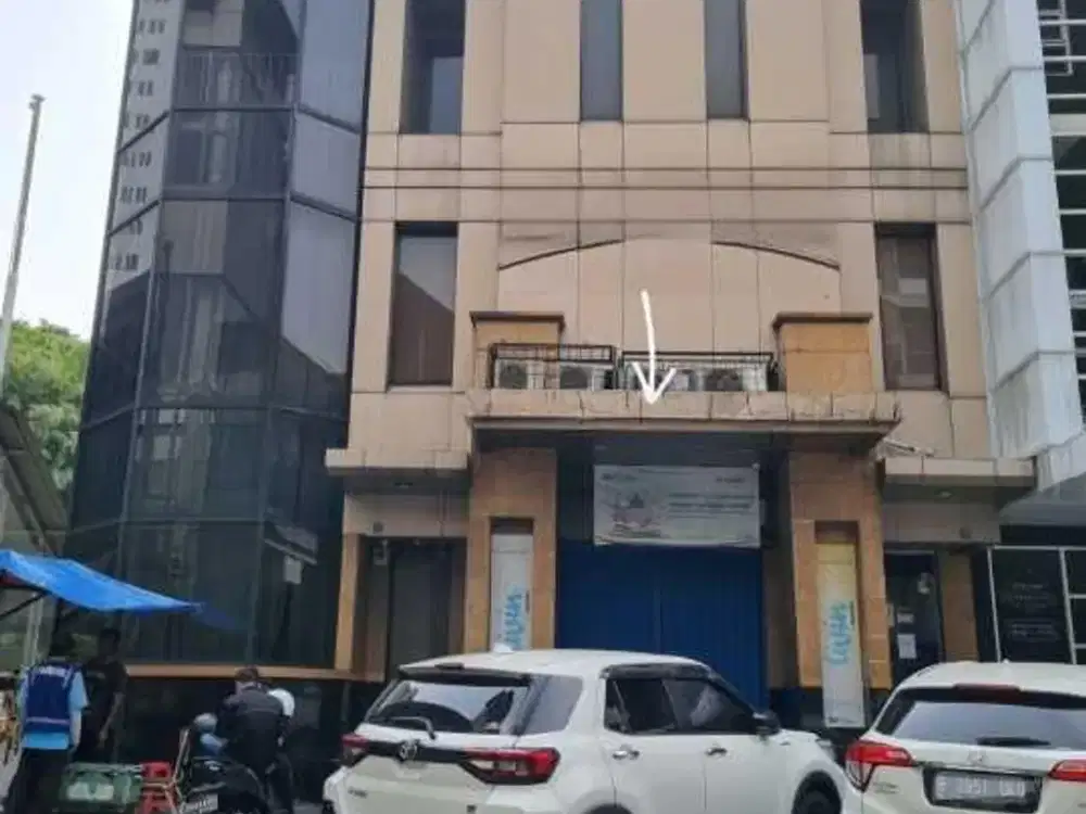 Ruko Gandeng3lantai Bulevard Raya , Strategis, Parkiran Luas, Nego
