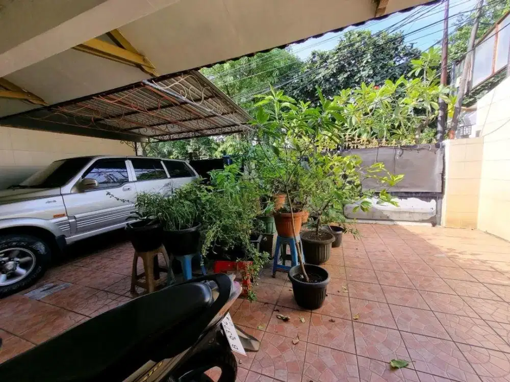 Torompio Raya 187M, Pinggir Jalan Raya, Strategis