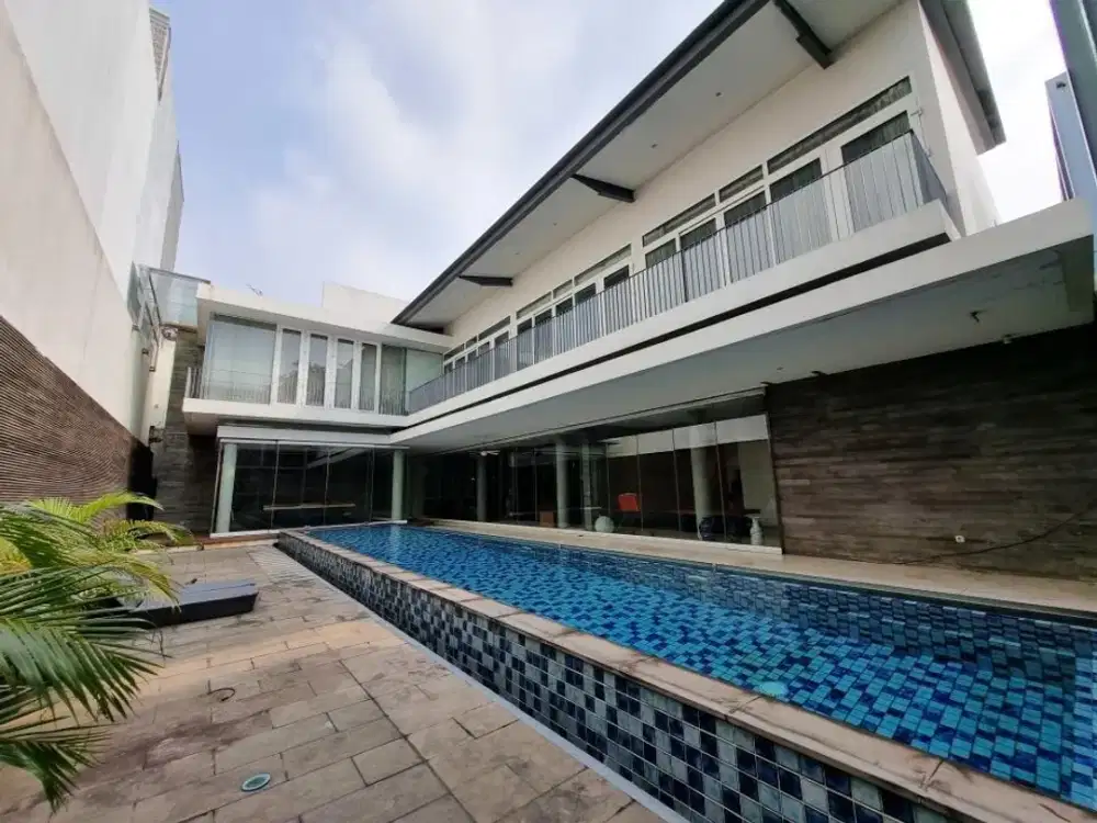 Hangtuah 675M, 3Lantai, Mewah, Pool, Marmer, SHM SHM