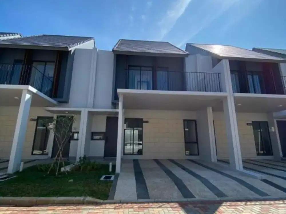 Wisteria, 84M, Attic Room,Semifurnish, Murah, Bagus