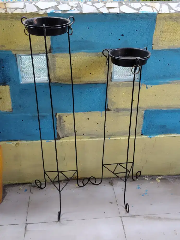 Standing Pot BesiModel Anting Minimalis
