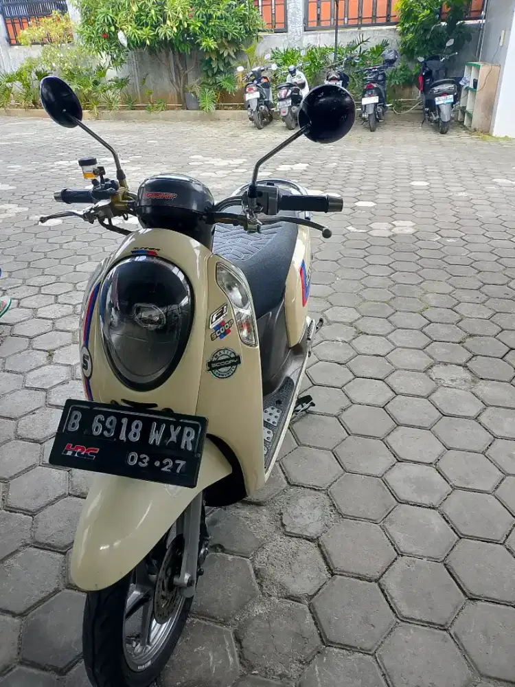 Scoopy Stylish iss