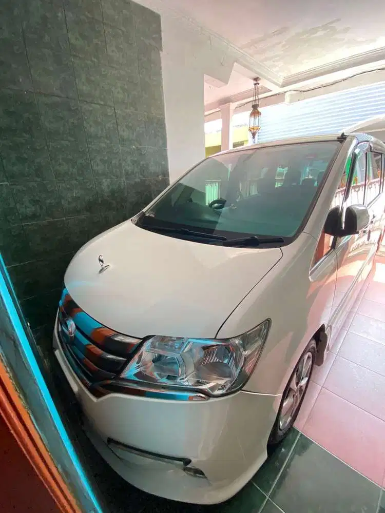 Nissan Serena 2013 Bensin