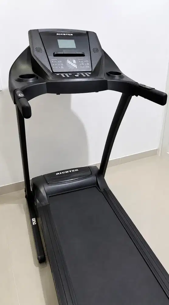 TREADMILL RICHTER with power auto incline