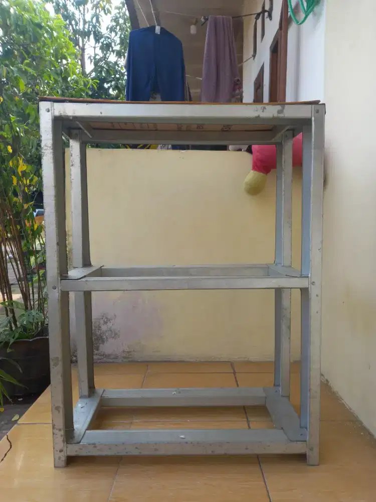 Rak baja ringan baru tpi stok lama