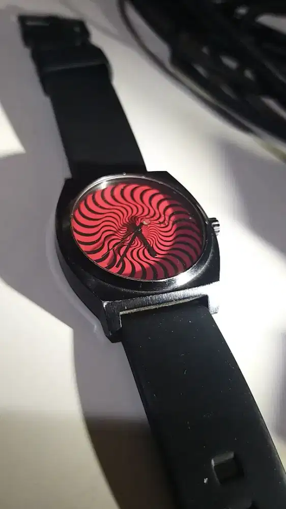 Nixon Spitfire Red Dial Original – Rare Color