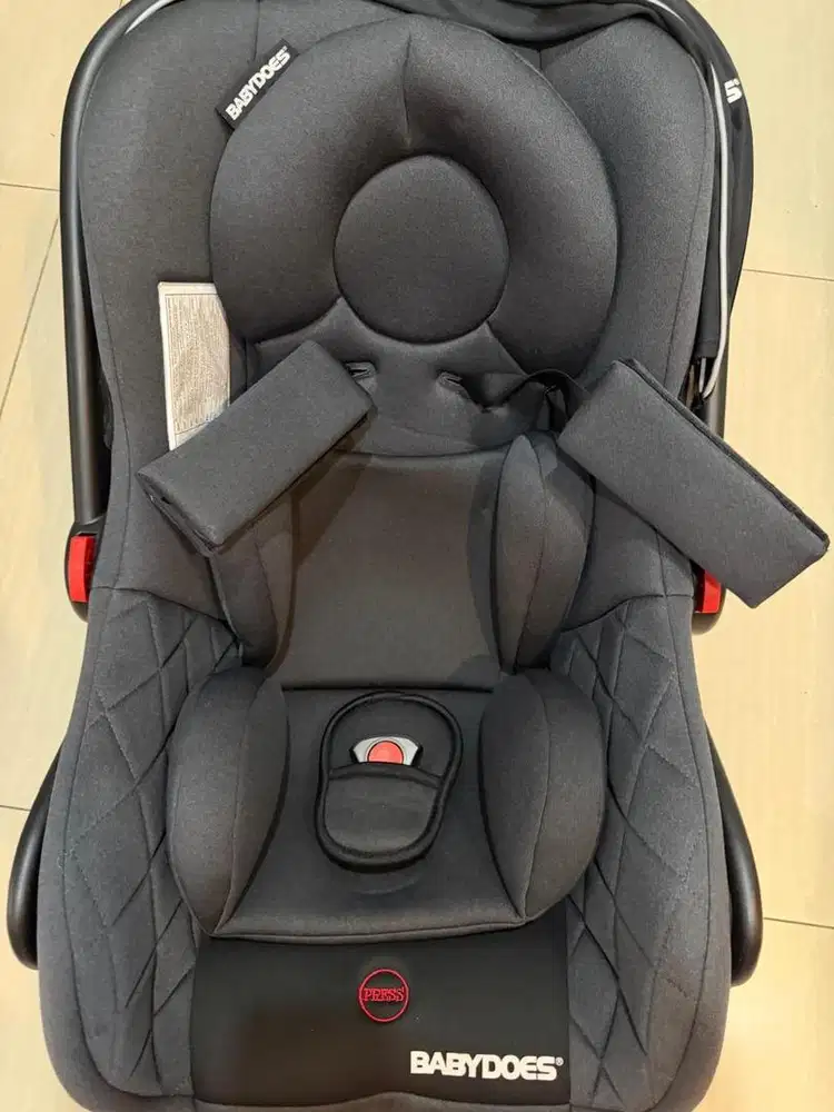 car seat bayi (kursi keamanan mobil khusus bayi) merek Babydoes