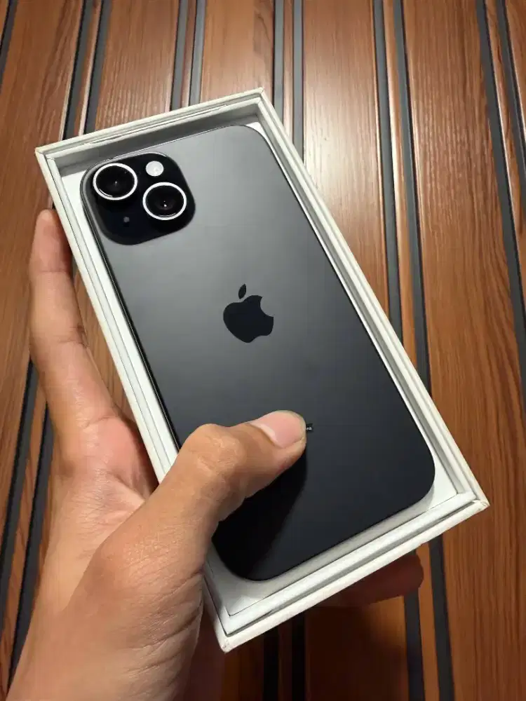 iPhone 15 basic black 128gb iBox
