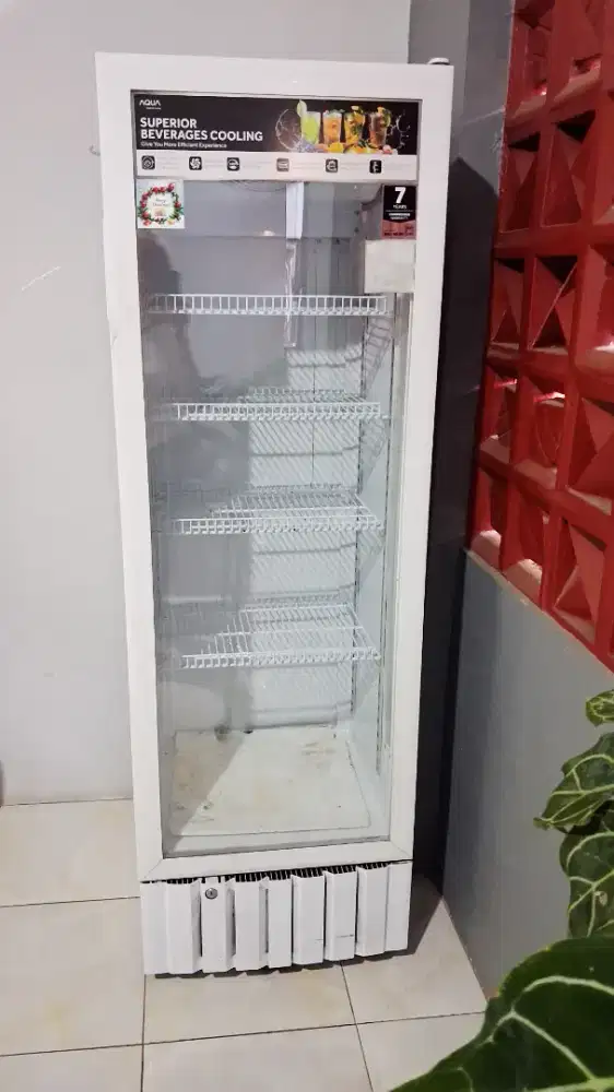 Jual Showcase tinggi Merk Aqua