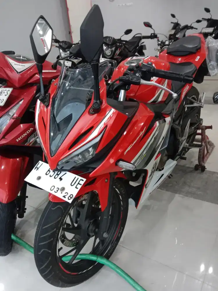 Cbr 150r 2017 km 9ribu ISTIMEWA bisa tukar tambah