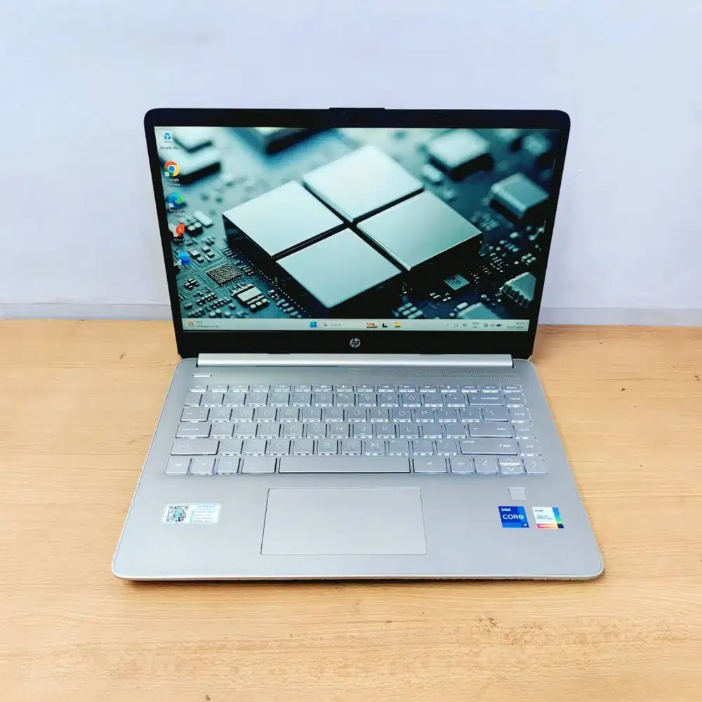 laptop HP 14s core i7 gen 11th Ram 32GB SSD 512GB Backlite Garansi