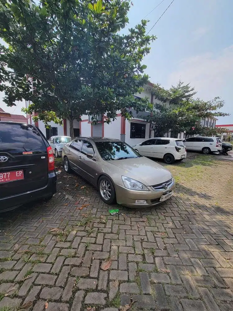 Honda Accord 2004 Bensin