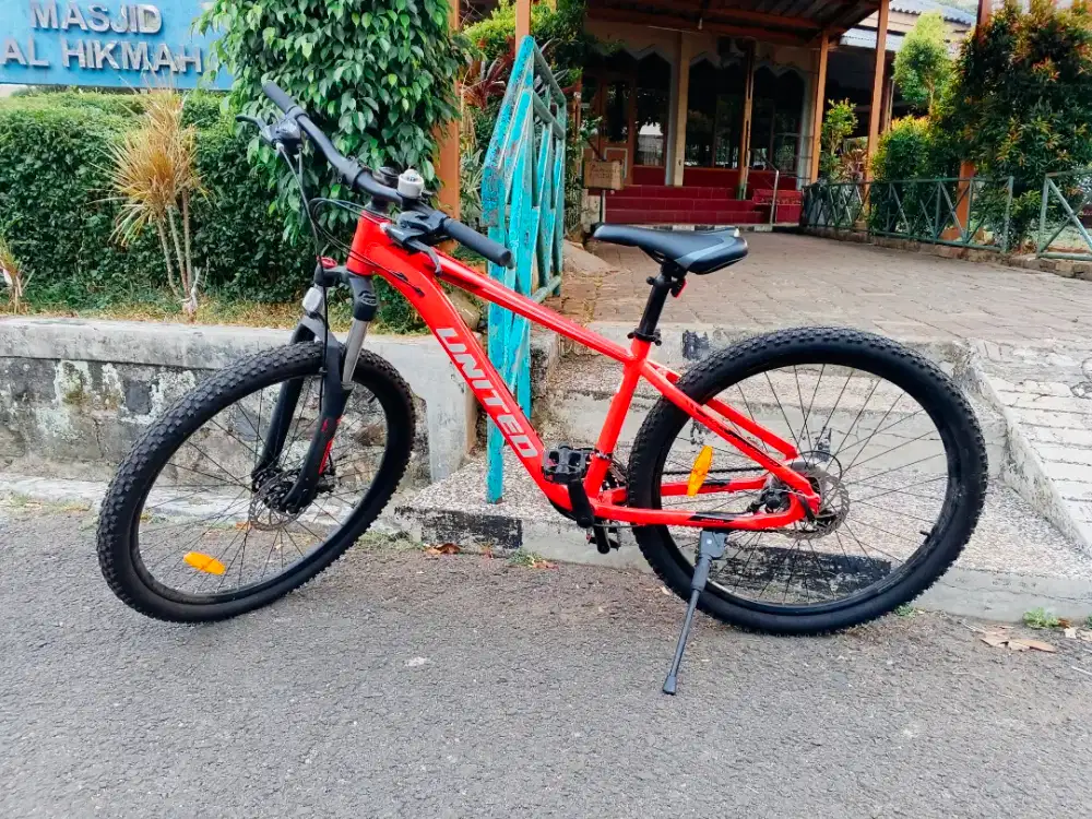 Sepeda Gunung United Monanza.