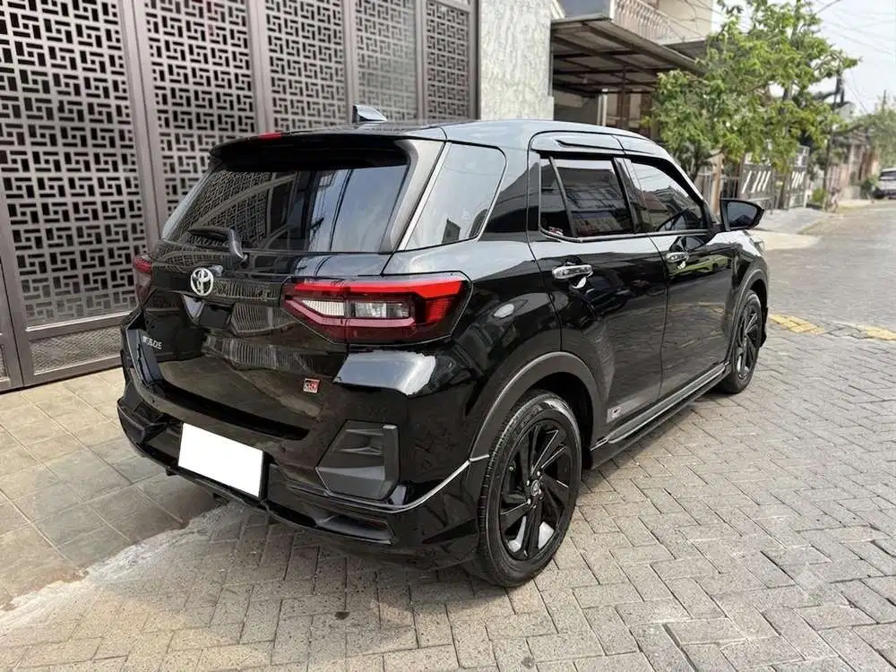 Toyota Raize 1.0 Turbo GR Sport Non TSS 2022 Matic Hitam