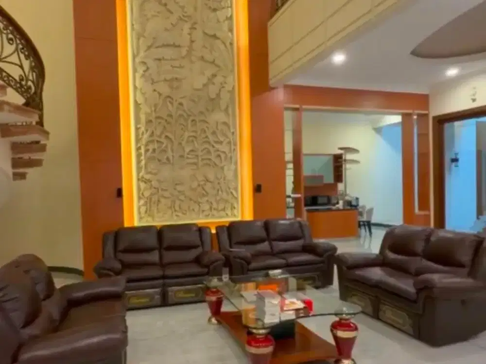 Dijual rumah mewah cantik full furnished di Bukit Gading Mediterania Jakarta Utara