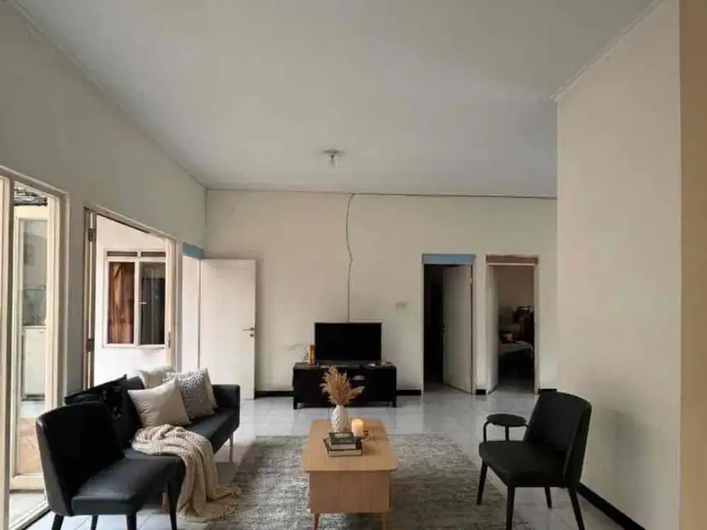 Dijual murah rumah taman holis indah 2