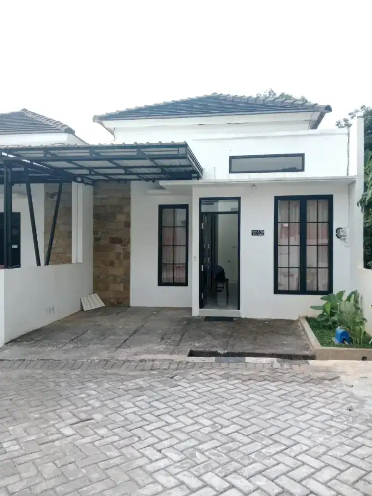 Rumah ready dekat Undip Tembalang di Banyumanik Semarang siap huni shm