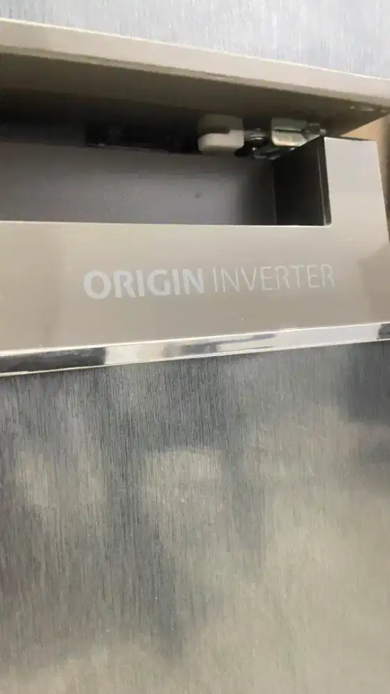 Kulkas 2 Pintu TOSHIBA (INVERTER)