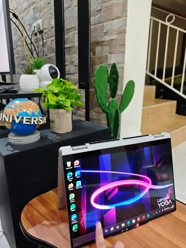 Laptop Lenovo Yoga 7 2in1 Ultra 7 355 x zenbook thinkpad