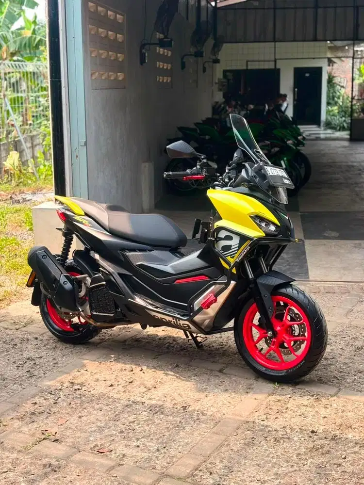APRILLIA SR GT 200