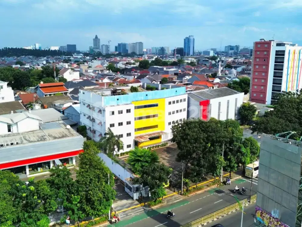 Jarang Ada! Gedung Komersil 4 Lantai di Soepomo Raya