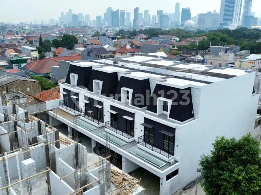 RUMAH MEWAH CLUSTER JAKSEL SIAP HUNI SHM, IMB LENGKAP