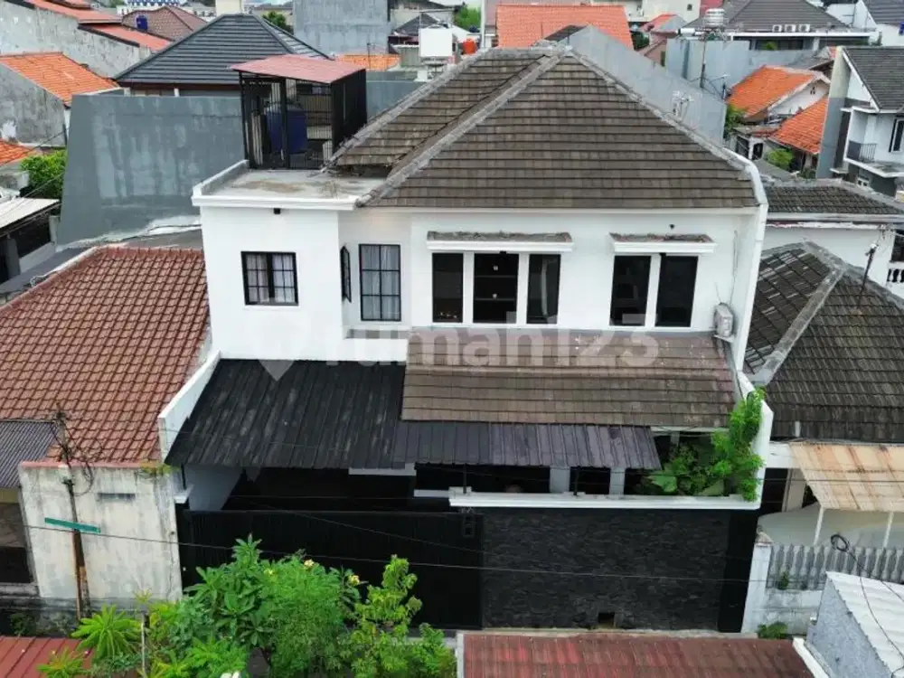 RUMAH MODERN SIAP HUNI SEMI KOMPLEK SHM