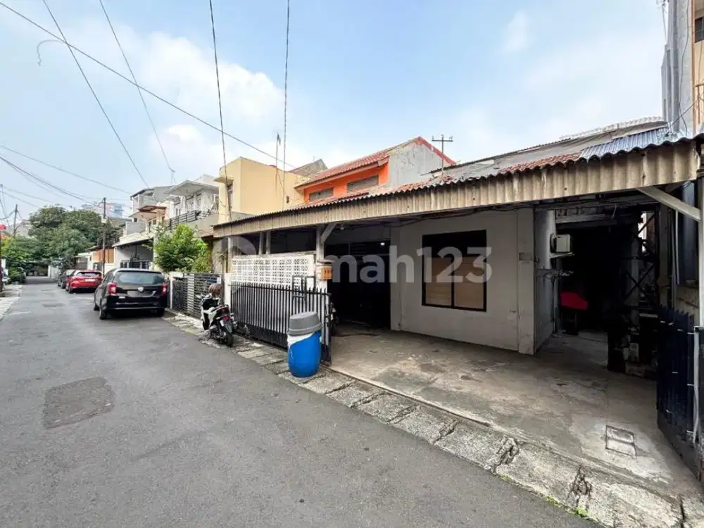 RUMAH HITUNG TANAH AKSES 2 MOBIL DALAM KOMPLEK PREMIUM TEBET