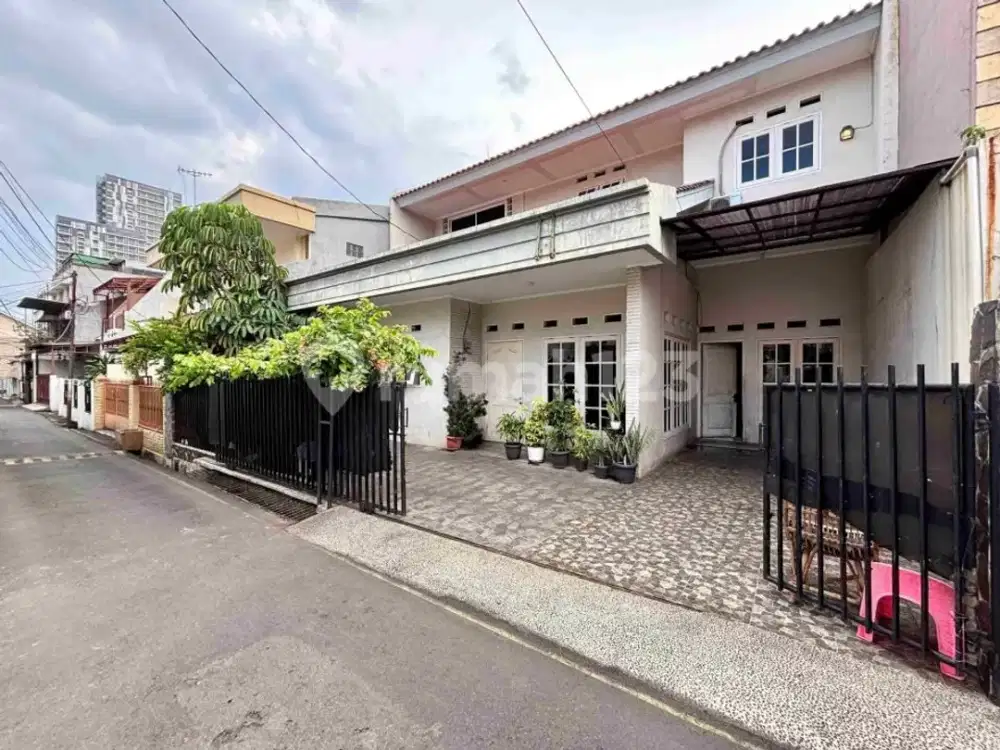 Rumah Bagus Siap Huni Tanah Luas Akses Mudah Tebet