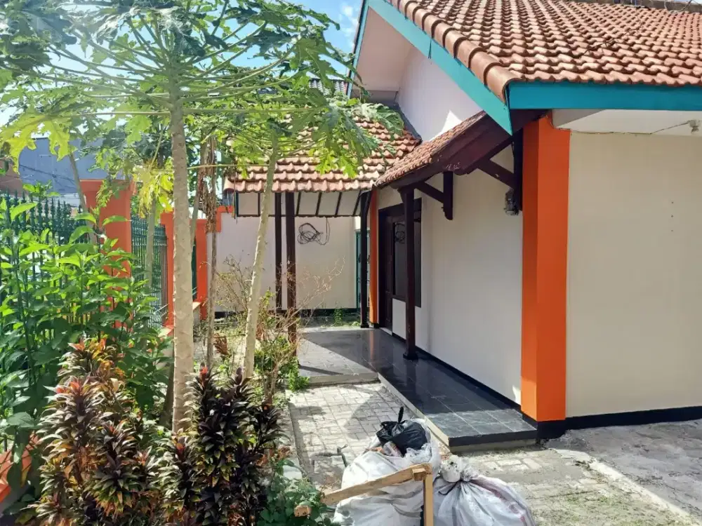 Disewakan/Jual Rumah Second di area Bratang, Surabaya