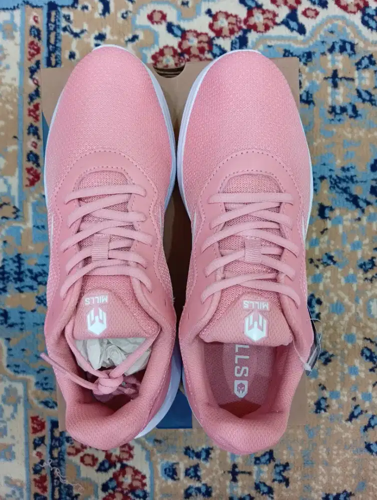 DIJUAL SEPATU MILLS