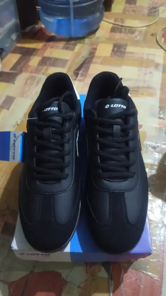 Sepatu Sneakers Lotto Gutura Mens Black
