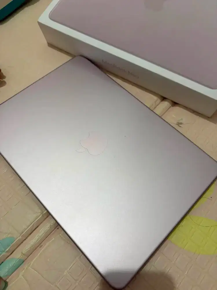MACBOOK NEO 256gb mulus