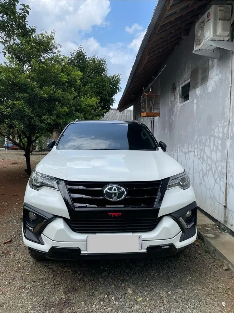FORTUNER TRD 2017 - PUTIH PLAT H