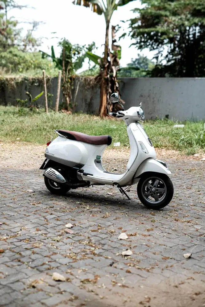 PIAGIO VESPA LX 150 2VIE TAHUN 2012