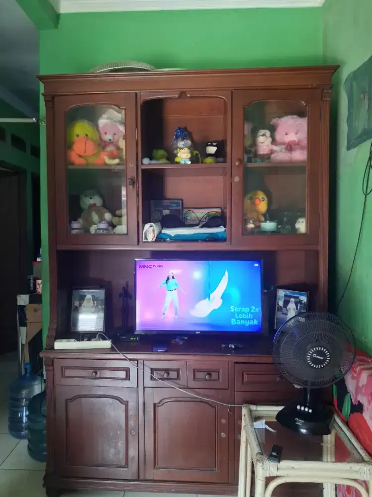 Lemari Bufet Kayu Jati
