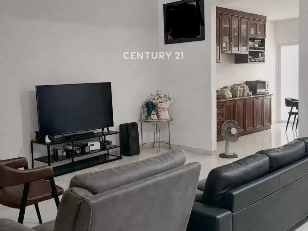 Rumah Full Furnished Di Taman Modern Cakung Renovasi Total LT 200