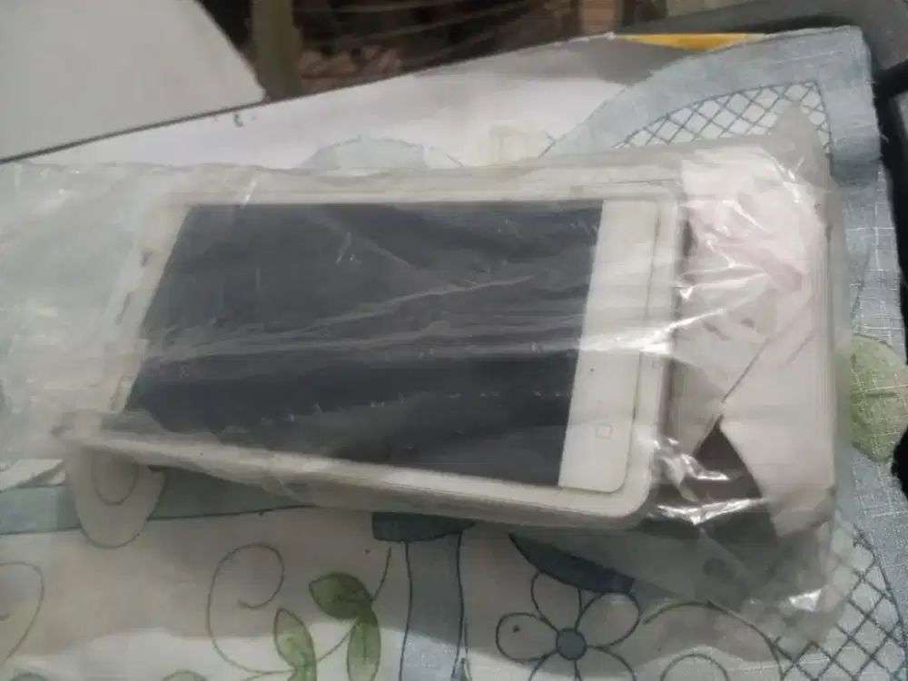 Hp masih bisa nyala cuman kendalanya ganti baterai