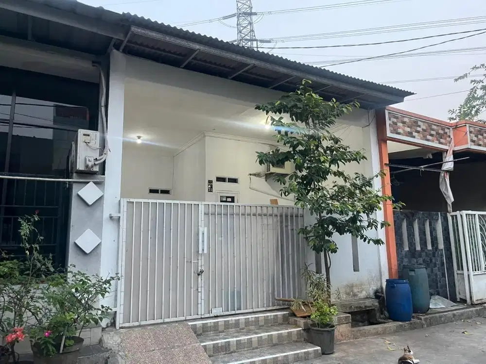 DI SEWAKAN / DI KONTRAKAN RUMAH STRATEGIS MUTIARA GADING TIMUR