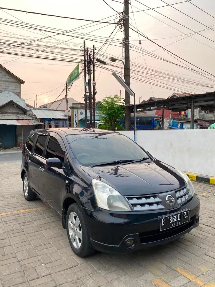 GRAND LIVINA XV 2009 MATIC