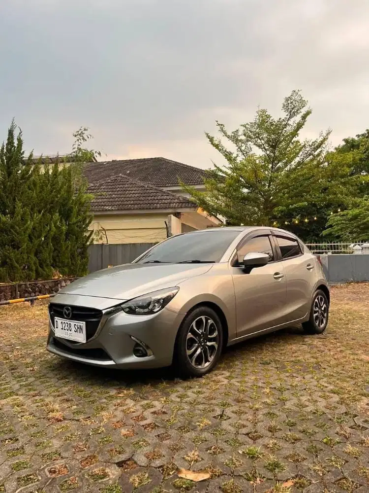 TERMURAH!! MAZDA 2 R AT 2017, SKYACTIVE, MULUS!