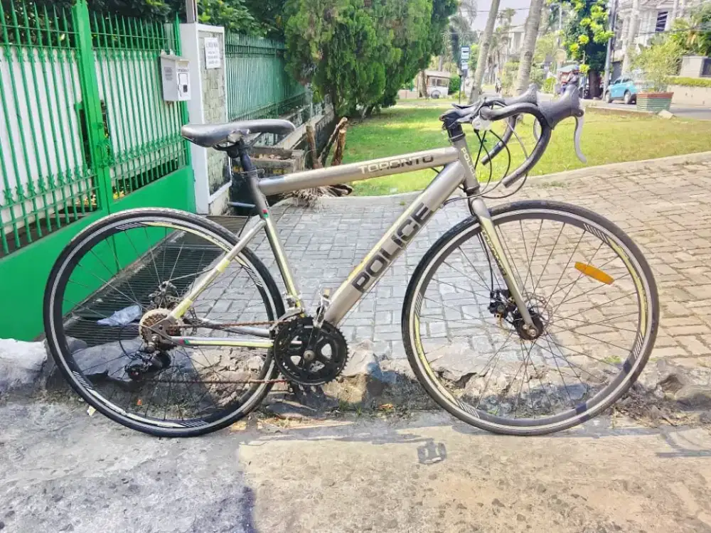 Sepeda roadbike police Toronto Jatiwarna