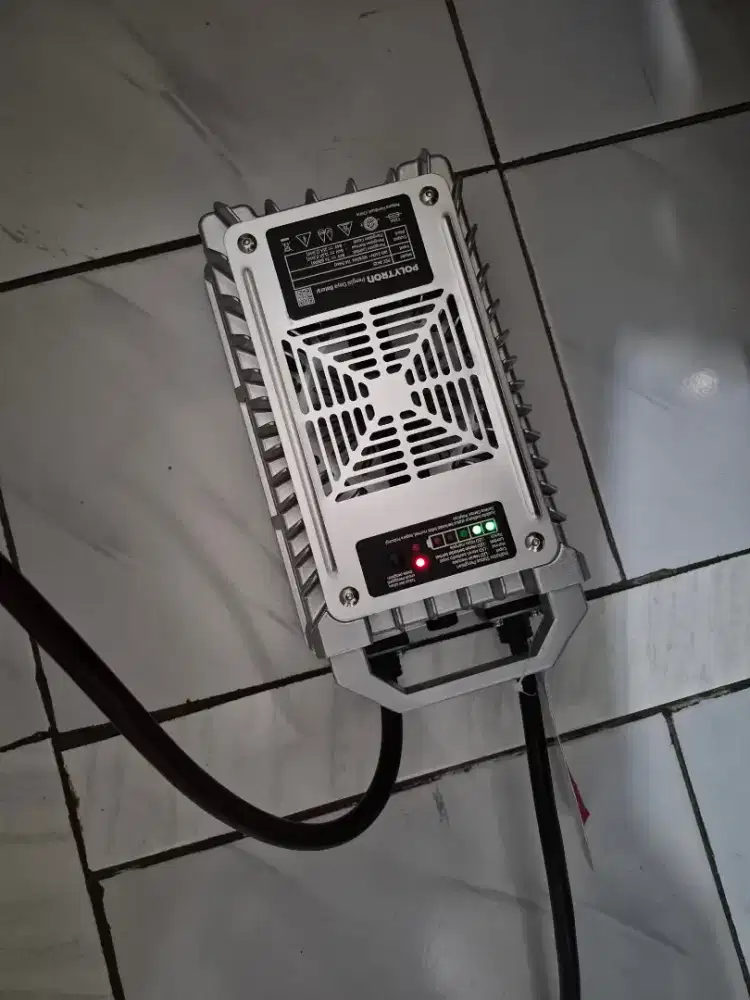 Fastcharging Polytron fast charger